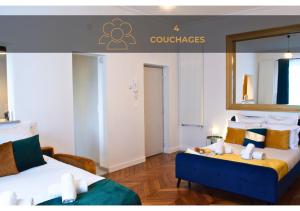 Ένα ή περισσότερα κρεβάτια σε δωμάτιο στο Le Charme D'Antan - Terrasse - Balcon - Hypercentre Evreux +22 φωτογραφίες