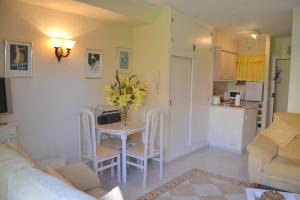 Gallery image of Los Horizontes No70 in Benalm&aacute;dena