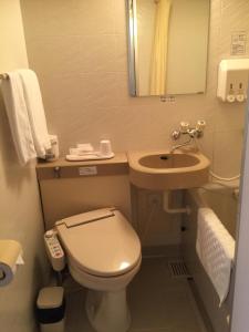 Vannituba majutusasutuses ホテルパレスイン豊田