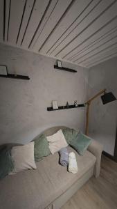 Postel nebo postele na pokoji v ubytování Add Story Guest House