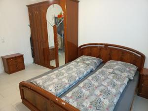 Ein Bett oder Betten in einem Zimmer der Unterkunft "FÜRSTENHAUS" EG Hofgeismar-Zentrum!