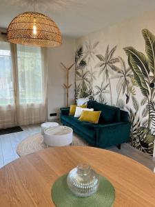 Χώρος καθιστικού στο Maison rénovée haut de gamme de centre-ville