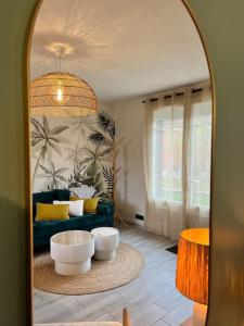 Χώρος καθιστικού στο Maison rénovée haut de gamme de centre-ville