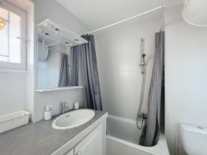 Photo de la galerie de l'établissement Studio Bord de Mer Boulouris à Saint Raphaël, à Saint-Raphaël 7 autres photos