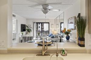 Φωτογραφία από το άλμπουμ του Just Beachy-Ocean View-2nd FL condo σε St. Augustine