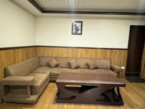 Χώρος καθιστικού στο Hotel Lha-yul nearby MG Road Gangtok