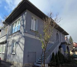 Budova, v ktorej sa apartmán nachádza