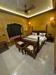 Llit o llits en una habitació de Sky Residency Jaisalmer