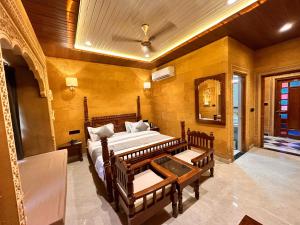 Llit o llits en una habitació de Sky Residency Jaisalmer
