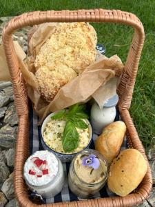 Imagen de la galería de Niebieski Domek nad jeziorem Mazurskie klimaty, en Pogubie Tylne