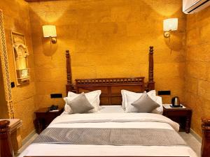 Llit o llits en una habitació de Sky Residency Jaisalmer