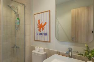 Koupelna v ubytování Charming 2-Lvl 3BR Lagoon Home in Shedwan El Gouna, Pool Access