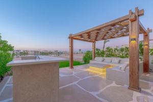 Balkón nebo terasa v ubytování Charming 2-Lvl 3BR Lagoon Home in Shedwan El Gouna, Pool Access