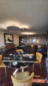 Posezení v ubytování La Madernassa Resort - Casalora Dimora Storica di Charme