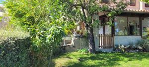 Ogród w obiekcie Grande maison de montagne rénovée, du charme