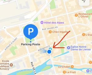 a map of a parking spot with a red arrow at La petite Venise des Alpes, Ultra centre 1 à 5 Pers in Annecy