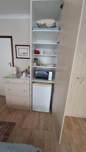 Nhà bếp/bếp nhỏ tại Belle Vue Guesthouse