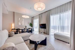 Foto dalla galleria di Luxury 3BD study in Missoni with private elevator a Dubai