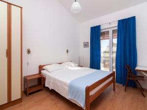 Postel nebo postele na pokoji v ubytování Apartments Ceja near sea