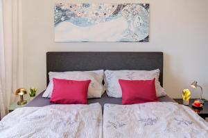 Voodi või voodid majutusasutuse Blick über Karlsruhe - Ferienwohnung Panorama toas