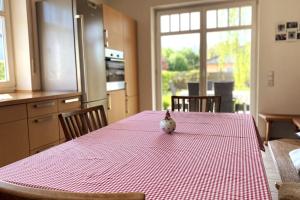 Kuchyň nebo kuchyňský kout v ubytování Ferienhaus - Ganzes Haus für Euch allein