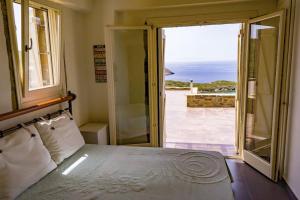 Foto dalla galleria di Levander Stone House a Gavrio Altre 13 foto