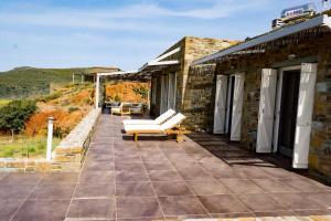 Foto dalla galleria di Levander Stone House a Gavrio