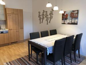 Kuchyňa alebo kuchynka v ubytovaní Apartment zur Schmiede - by myNests