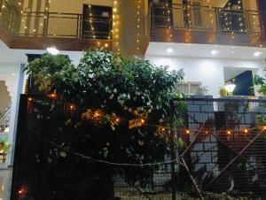 Φωτογραφία από το άλμπουμ του FAMILY SUITES near Purvanchal Expressway Gateway σε Λάκναου