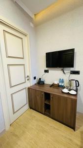 Marrone Hotel Tsaghkadzor的厨房或小厨房