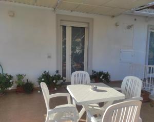 A balcony or terrace at Sunset House