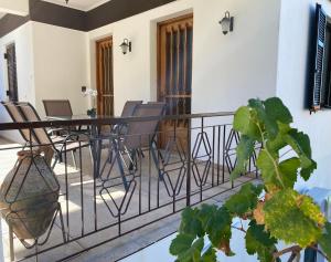 Μπαλκόνι ή βεράντα στο Demie and George Ηouse