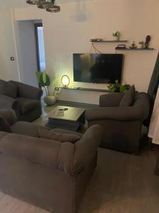 Posezení v ubytování Modern 2 bedrooms apartment