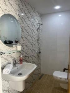 Bilik mandi di Appartement neuf et lumineux à Nabeul