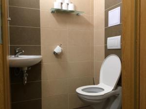 Koupelna v ubytování Apollon resort A3 + 17 fotografií