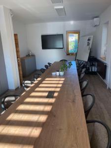 TV a/nebo společenská místnost v ubytování Family House