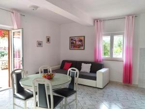 Posezení v ubytování Apartments Podbarje