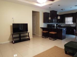 Galeriebild der Unterkunft Heights at Mcoll Luxury Condo #2 in McAllen + 21 Fotos