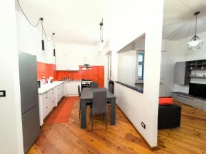 Η κουζίνα ή μικρή κουζίνα στο Comfort zone apartment - air conditioning