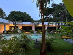 Piscina di Hotel Good Life o nelle vicinanze