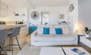 Gambar di galeri bagi Logement Moderne Luxueux Parking AC côté de la mer di Nice