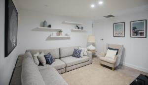 Χώρος καθιστικού στο Unit 118 Luxury Beachfront Penthouse - Cotton Beach