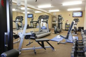 Fitness centrum a/nebo fitness zařízení v ubytování Pomeroy Inn and Suites Chetwynd