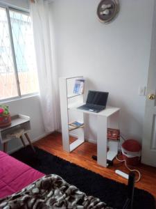 Televisor o centre d'entreteniment de New room available with electricity