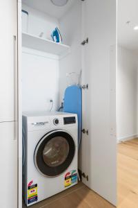 墨尔本Bay and River Views Apt In Best Location with Pool的相册照片
