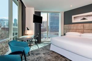 Posteľ alebo postele v izbe v ubytovaní Four Points by Sheraton Auckland