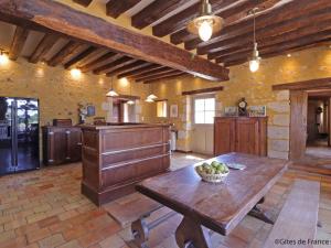 Fotografia z galérie ubytovania Maison de charme avec piscine intérieure, grand jardin, et paysages magnifiques en pleine campagne - FR-1-497-164 v destinácii Rémalard + 27 fotografií