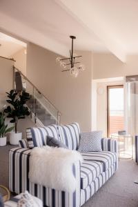 Φωτογραφία από το άλμπουμ του Luxury on the Derwent Family home with Hot Tub στο Sandy Bay