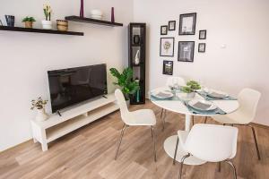 Downtown Apartment Ruin Bar Best Location 1074 Budapest, Kazinczy utca BuildingB Floor 5th, Door 04 kép - 2