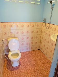 Bilik mandi di Sun down dondet bungalows +14 gambar